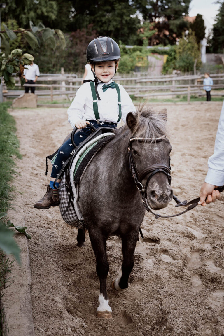 hochzeitsfotograf landhochzeit inbetweenframes 33