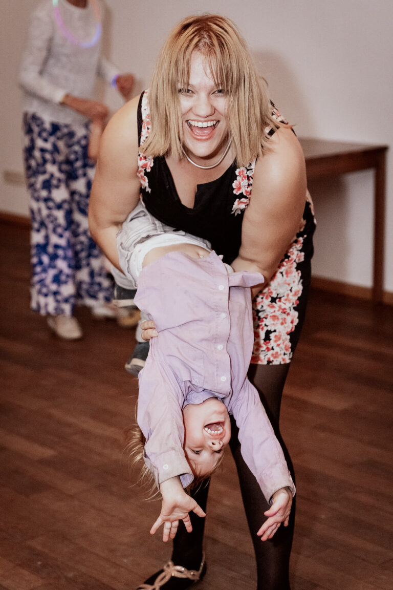 hochzeitsfotograf landhochzeit inbetweenframes 49