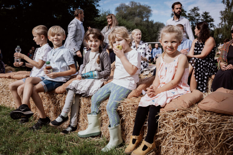 landhochzeit hochzeitsfotograf inbetweenframes 8